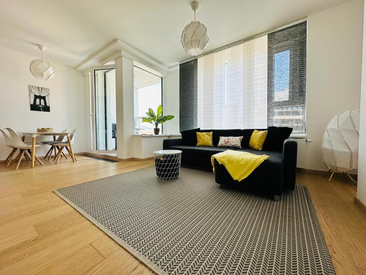 Apartments05 In New Building With Free Parking Panorama City - Amazing View Close To Old Town Bratislava Exterior photo